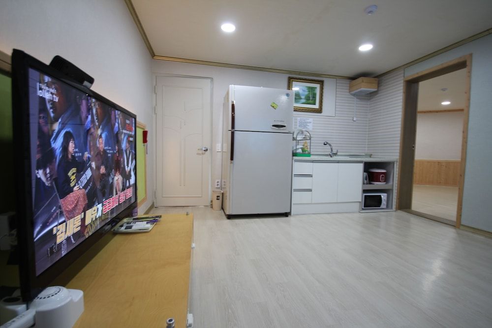 Hadong RG Pension Pyeonbaek 2 Rooms 9
