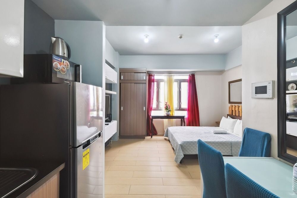 Tess and Tessha Condotel near T3 Airport Studio, 1 Queen Bed