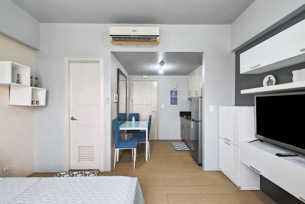 Tess and Tessha Condotel near T3 Airport Studio, 1 Queen Bed 14