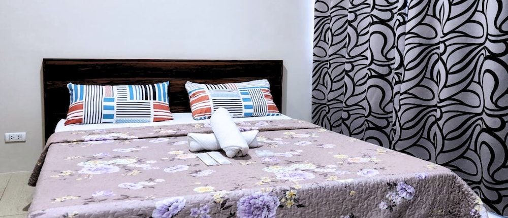 Tess and Tessha Condotel near T3 Airport Studio, 1 Queen Bed 5