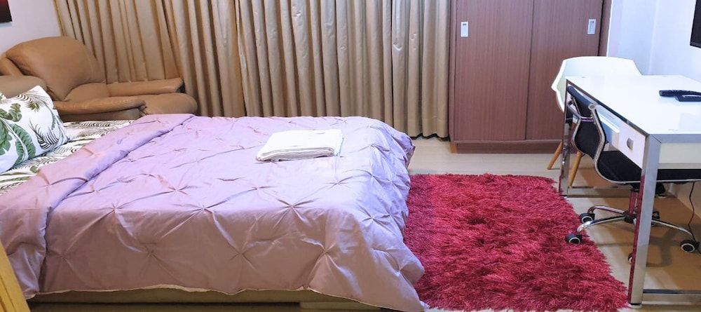 Tess and Tessha Condotel near T3 Airport Studio, 1 Queen Bed 4