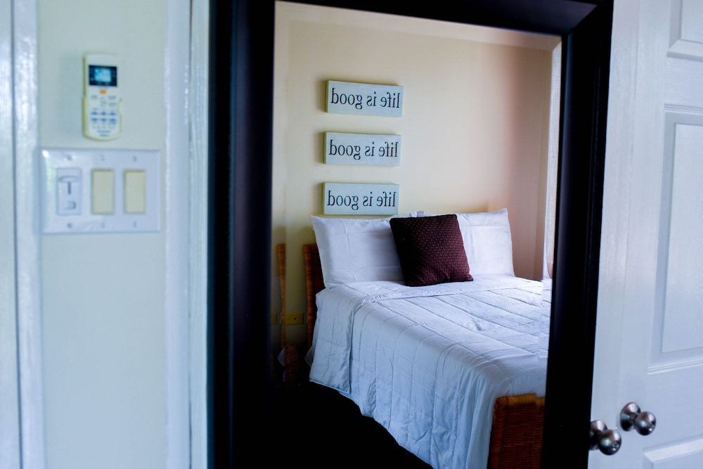 Blue Paloma Bed & Breakfast Premier Room, 1 Double Bed, Ensuite, Garden View 2