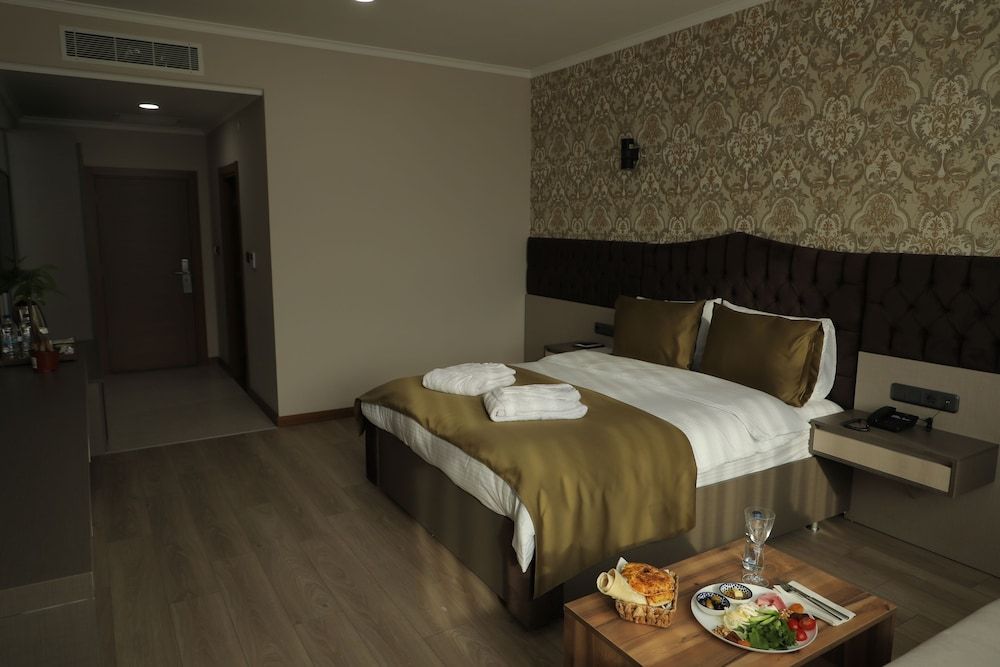 ELİT OTELHAN Family Room, 1 King Bed with Sofa bed, City View 4