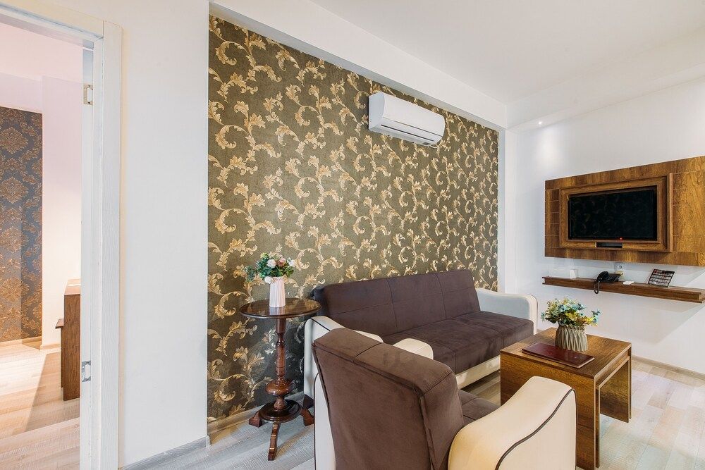 Green Queen Hotel Family Suite, 2 Bedrooms 10