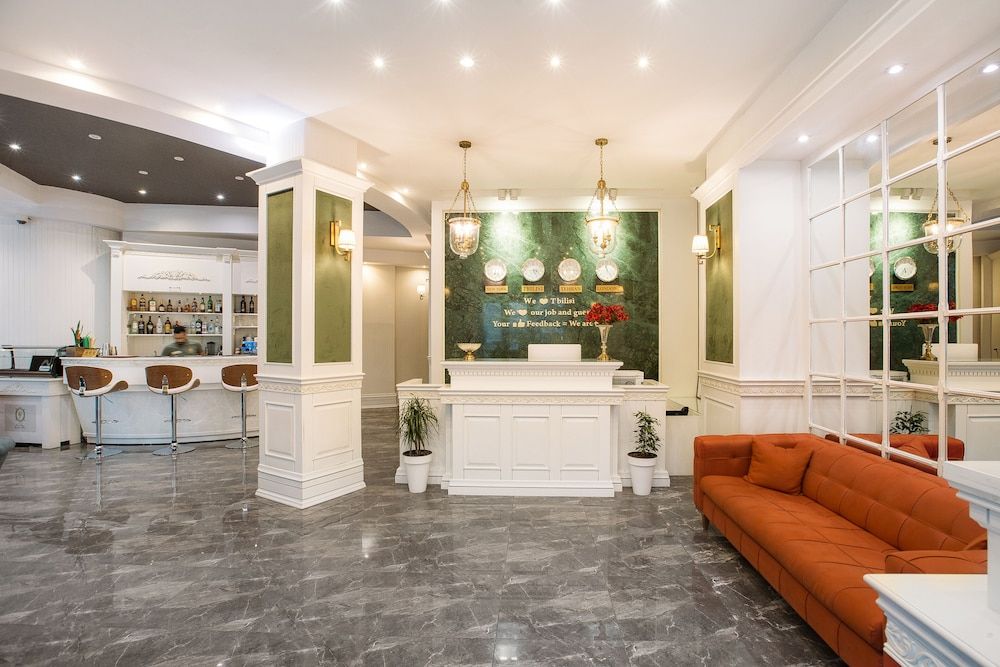 undefined Green Queen Hotel 4