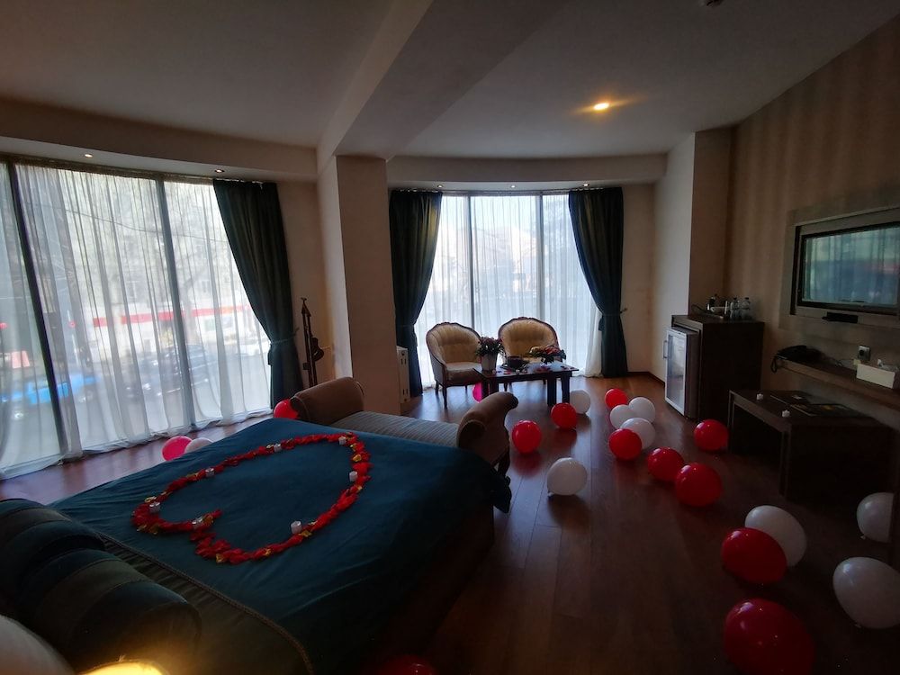 Green Queen Hotel Deluxe Double Room, 1 Double Bed 13