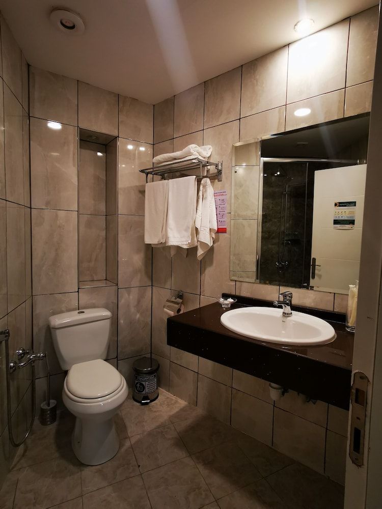 Green Queen Hotel Comfort Twin Room, 1 Bedroom, City View 14