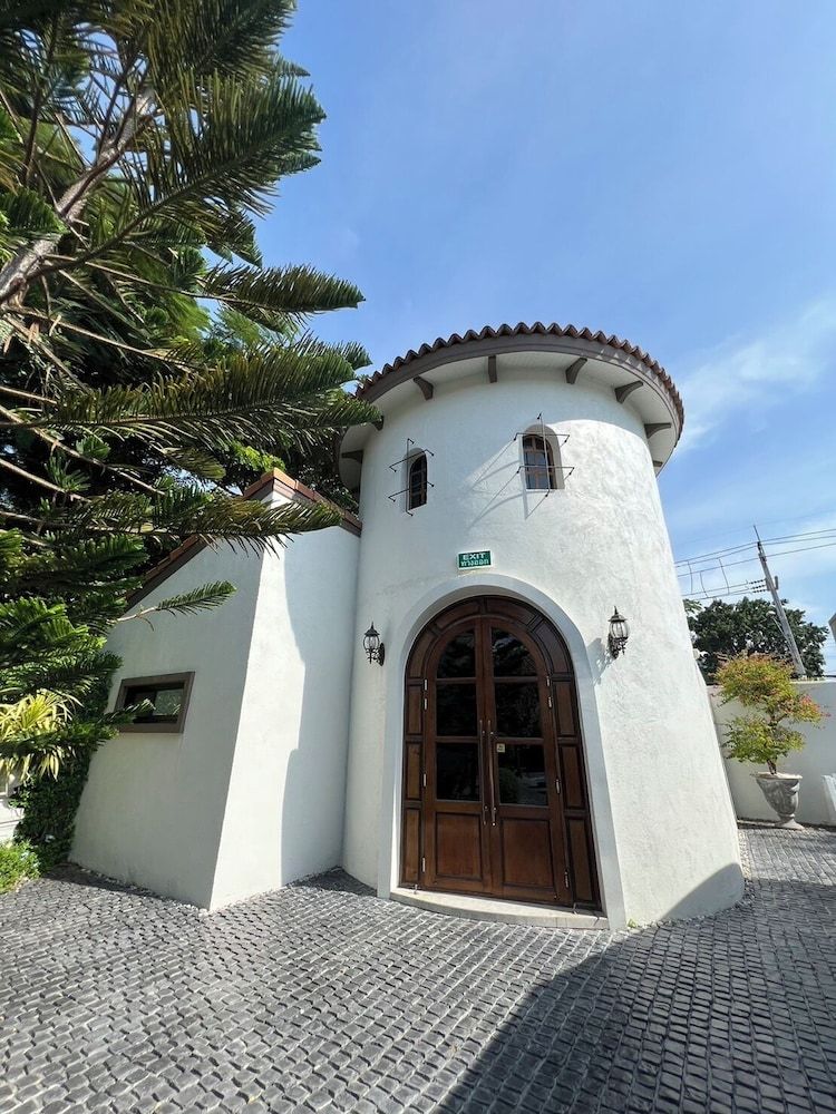 undefined Villa Seville 2