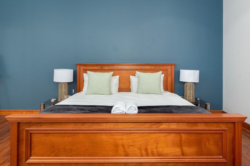 undefined Castle Street 27 7