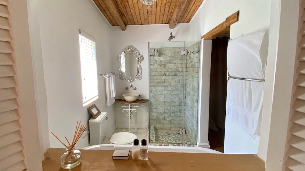 La Paris Estate Family Cottage, Garden View 3