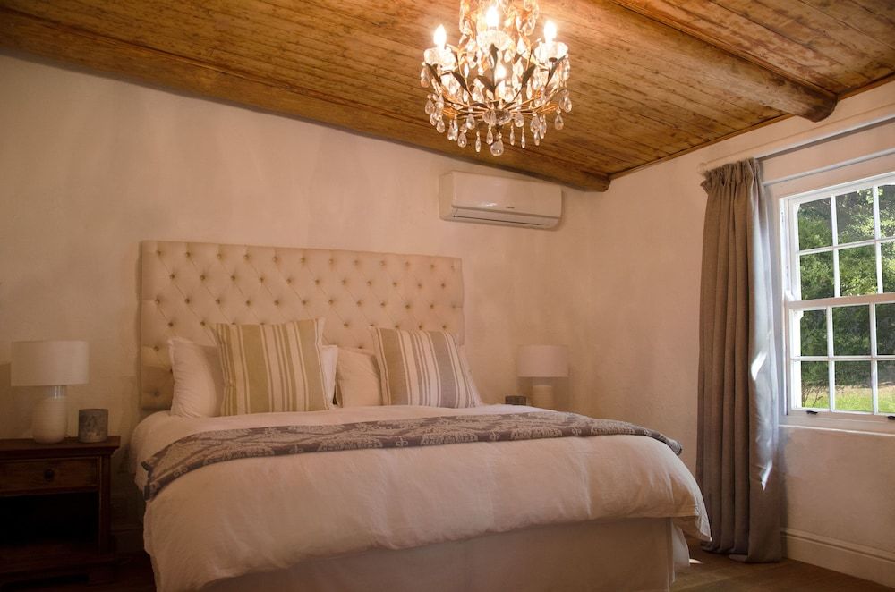 La Paris Estate Family Cottage, Garden View