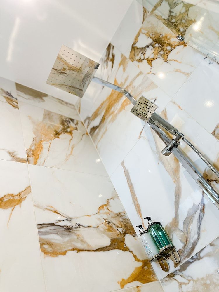 Ashfield Altrincham Classic Double Room 16