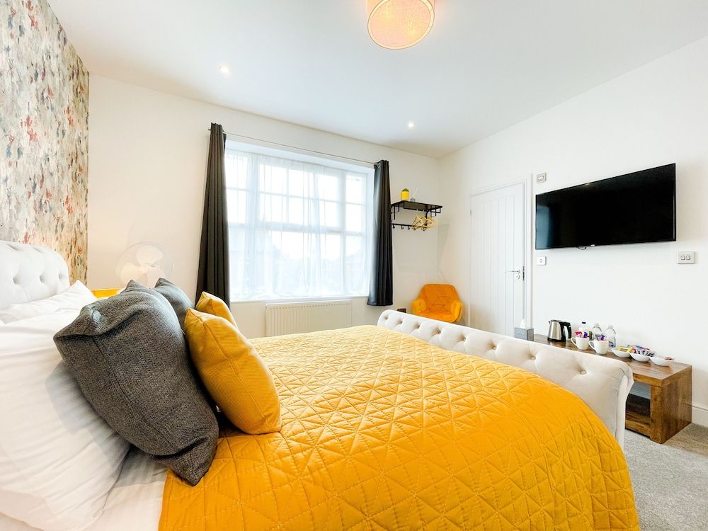 Ashfield Altrincham King Double Room 4