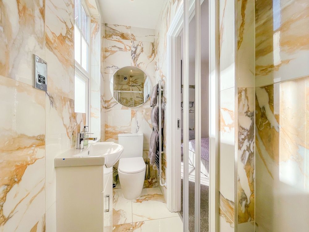 Ashfield Altrincham Classic Double Room 13