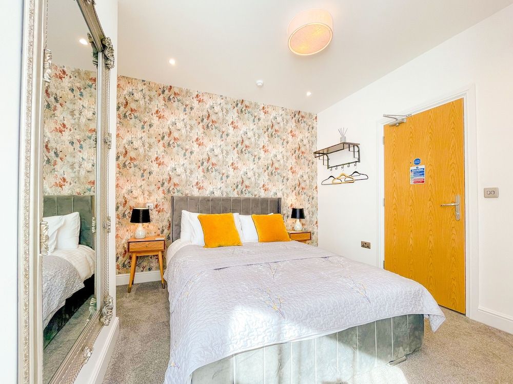 Ashfield Altrincham Classic Double Room 6