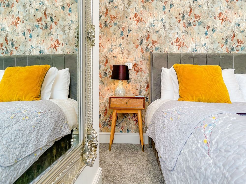 Ashfield Altrincham Classic Double Room 7