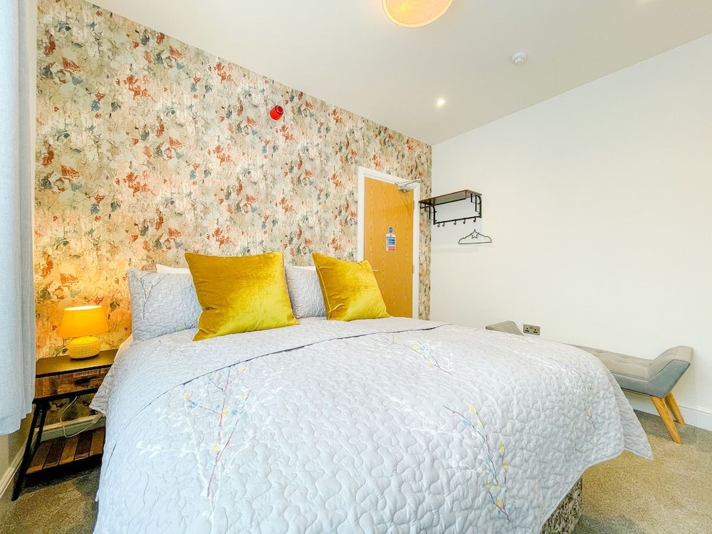 Ashfield Altrincham Classic Double Room 9