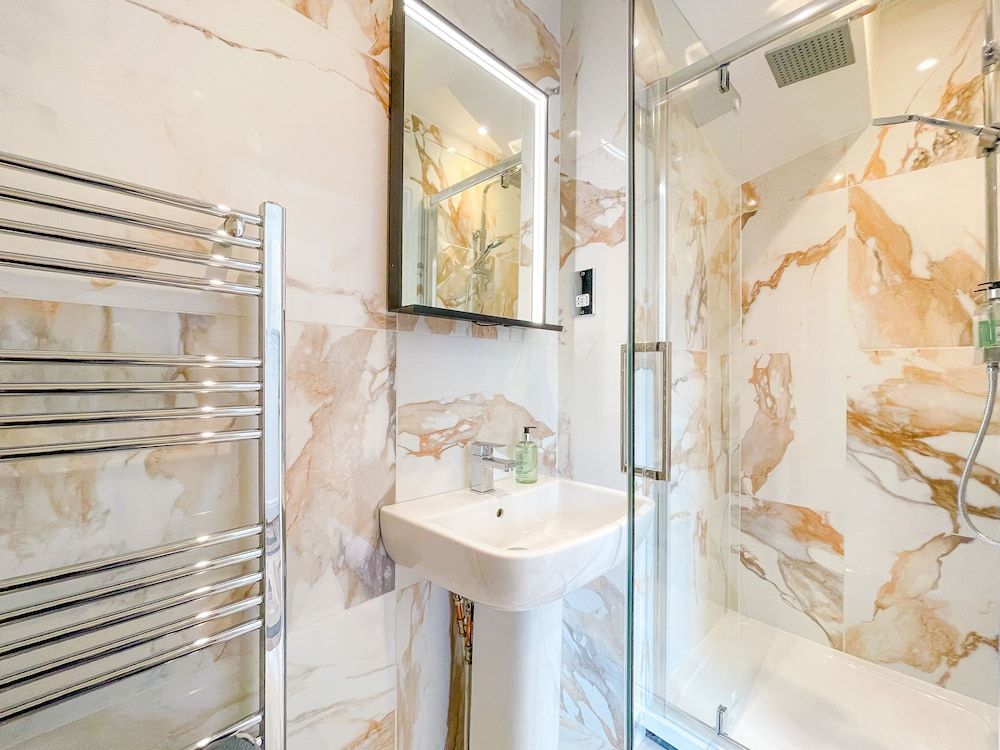 Ashfield Altrincham Deluxe King Studio 8