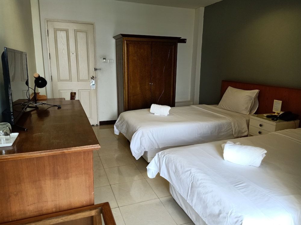 JL Bangkok Superior Twin Room 2