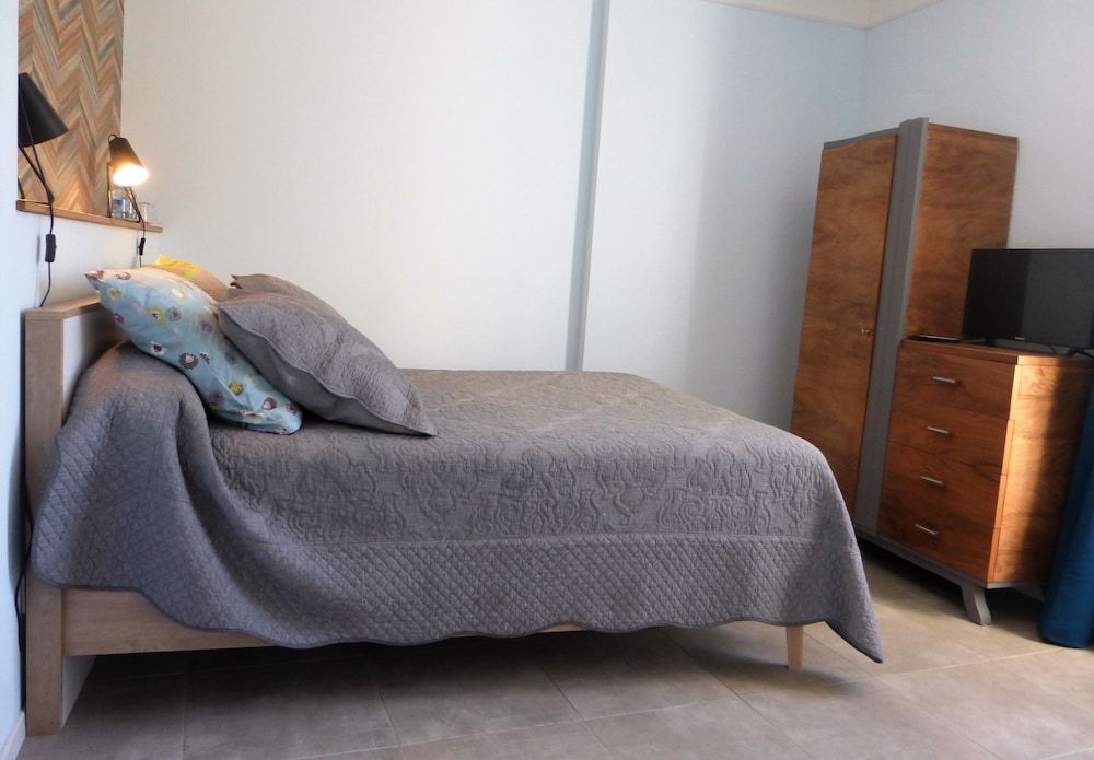 Maison d'hôtes la Bignone Comfort Double Room, 1 Double Bed, Non Smoking, Courtyard Area (Azur) 3