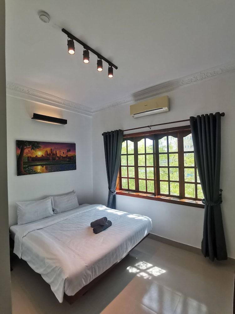 Mad Monkey Siem Reap - Hostel Standard Double Room 3