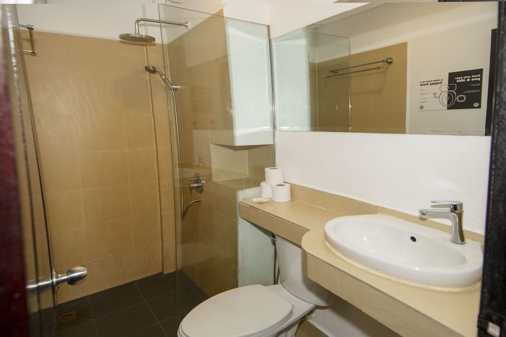 Mad Monkey Siem Reap - Hostel Standard Double Room 10