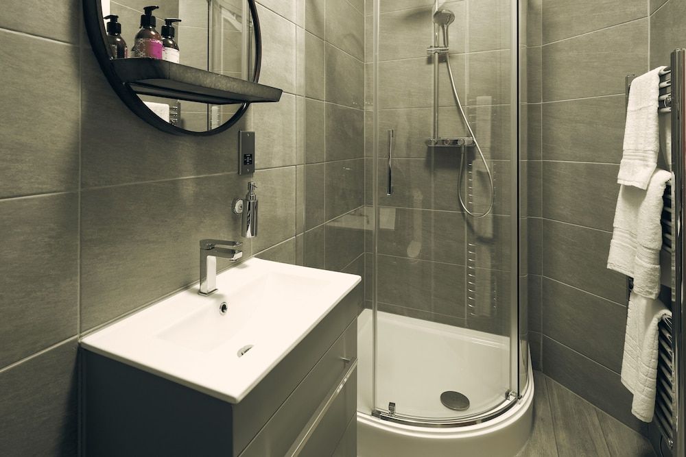 Herongate Apartments Deluxe Apartment, Private Bathroom (Woodpecker) 4