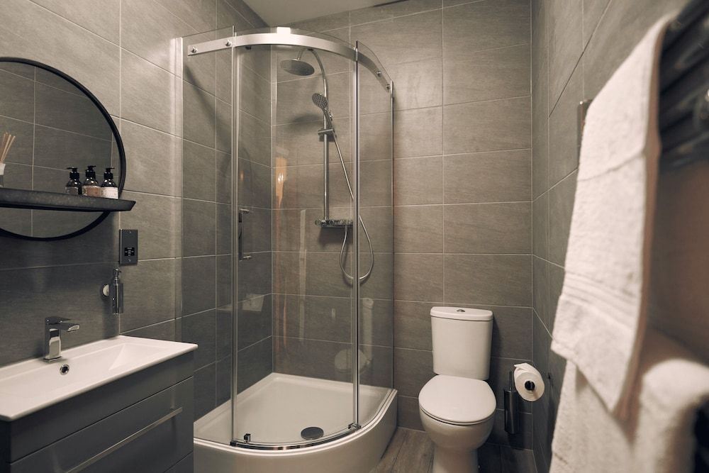 Herongate Apartments Apartment, Private Bathroom (Robin) 3
