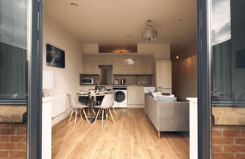 Herongate Apartments Standard Apartment, Private Bathroom (Kingfisher) 4