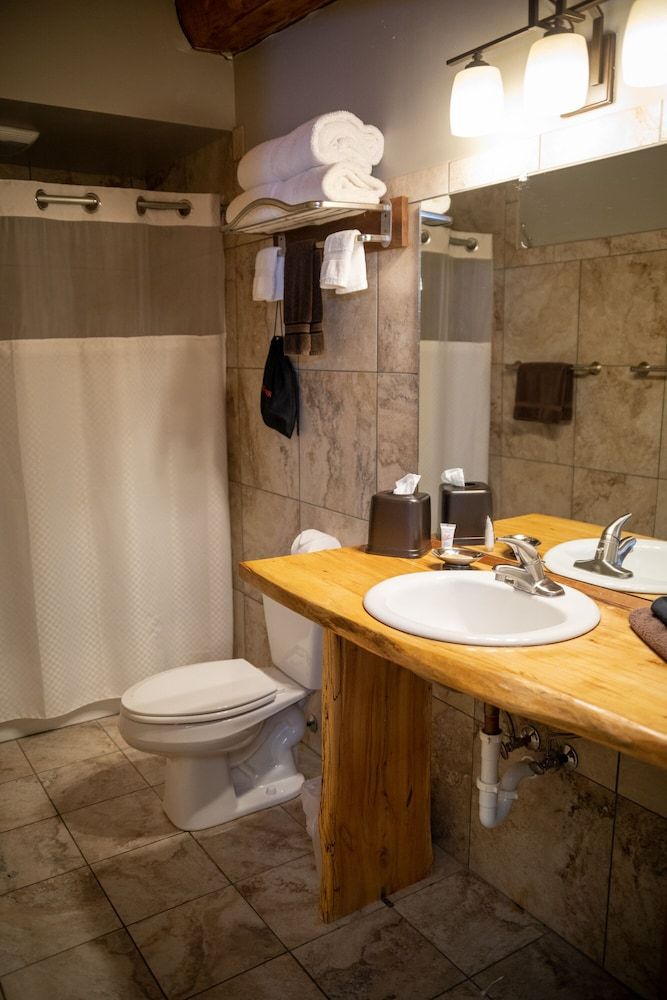 Makanda Inn Deluxe Cottage, Multiple Beds, Non Smoking (West End Cottage) 2