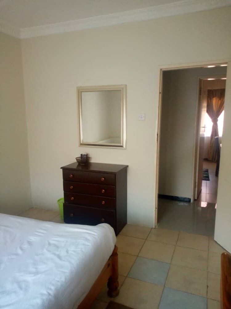 Jedidiah Guest House Deluxe Double or Twin Room 5