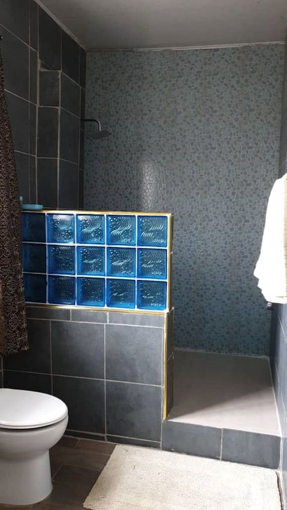 Jedidiah Guest House Family Apartment, Kitchenette, Garden Area 7