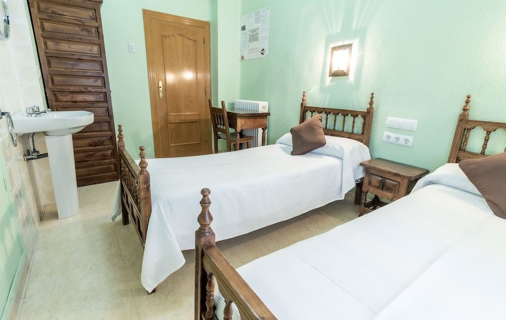 Twin Room, Shared Bathroom