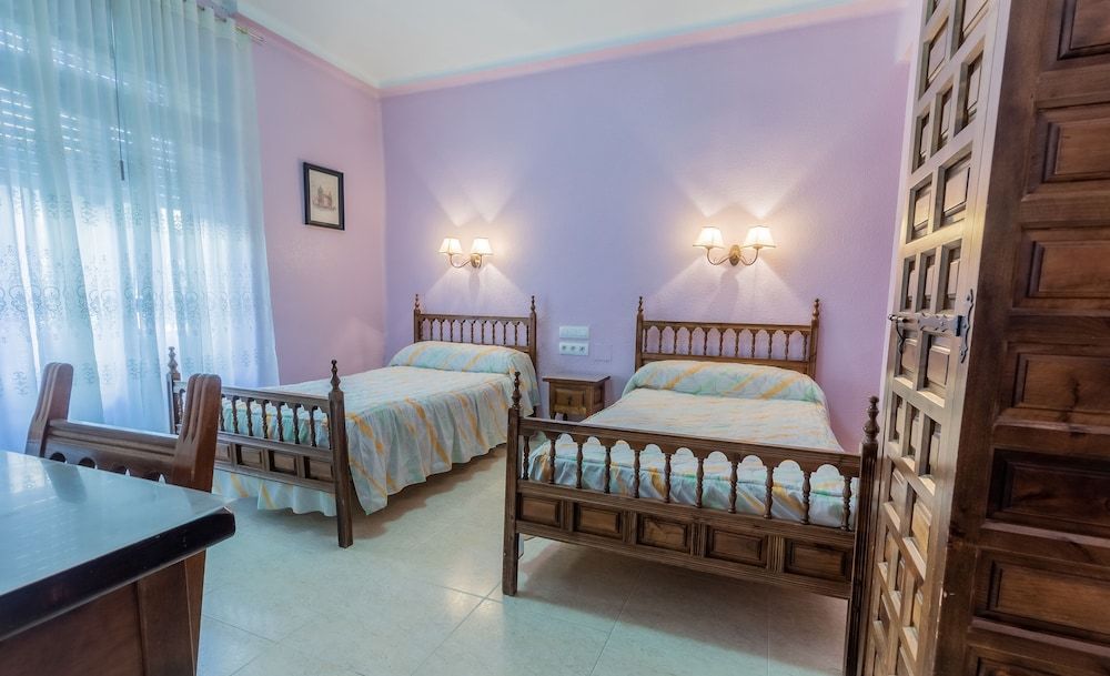 Triple Room, Shared Bathroom