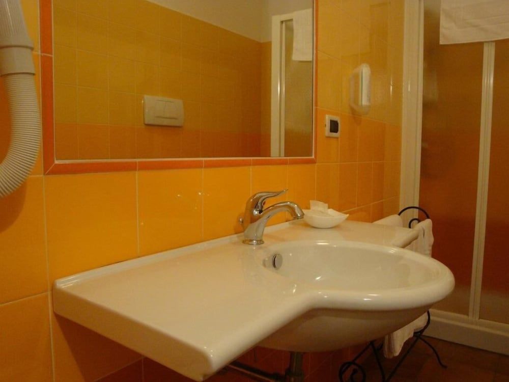 Villa Anita Double Room, Garden View 10