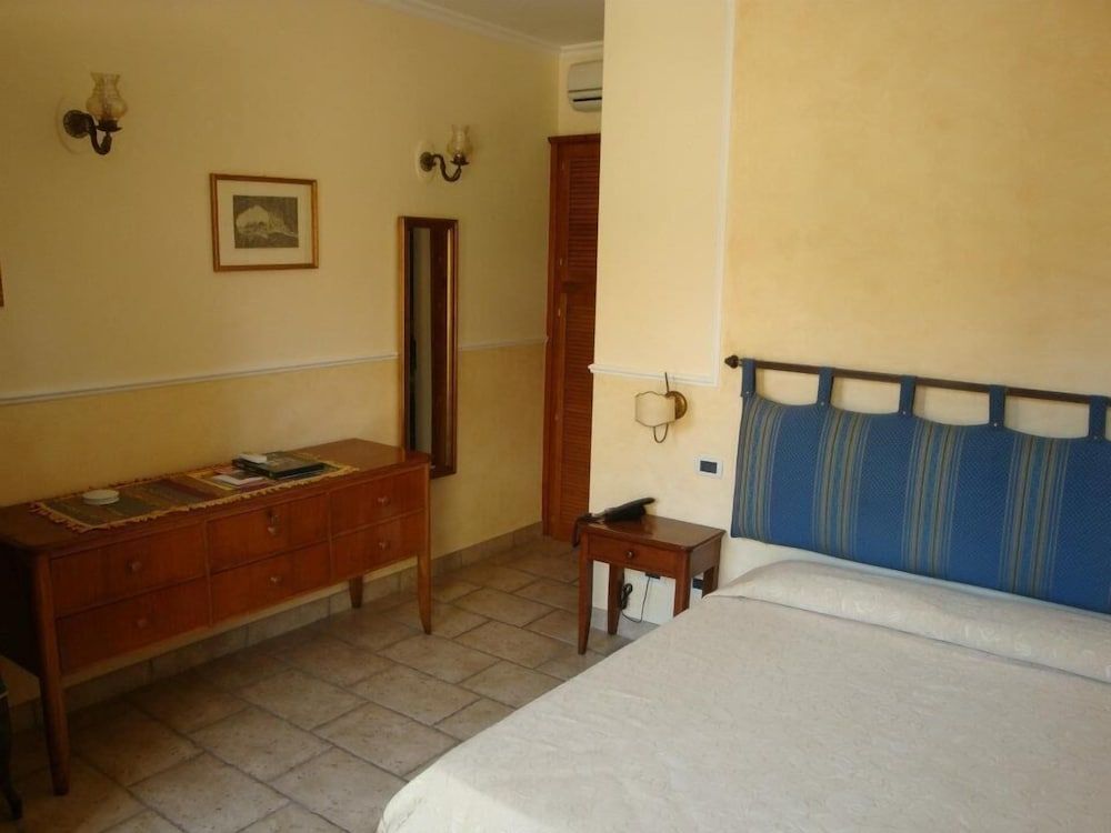 Villa Anita Double Room, Garden View 3