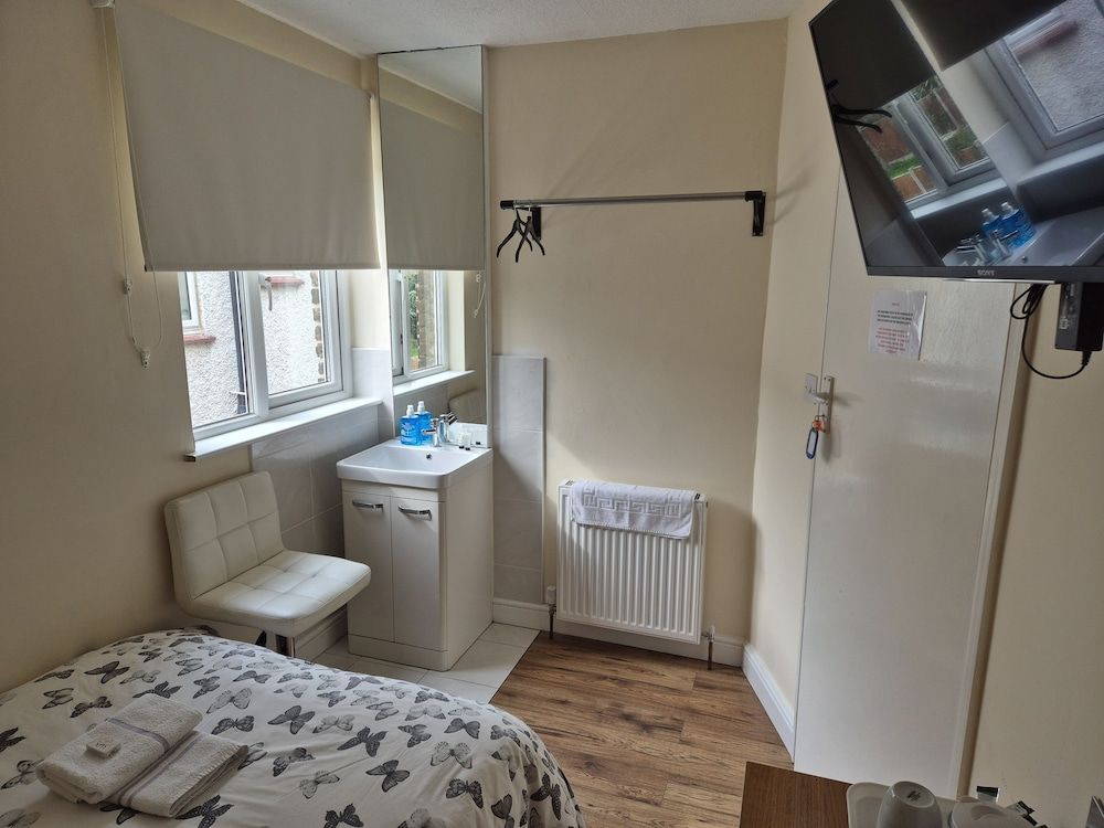 Shenandoah House Economy Double Room Single Use 3