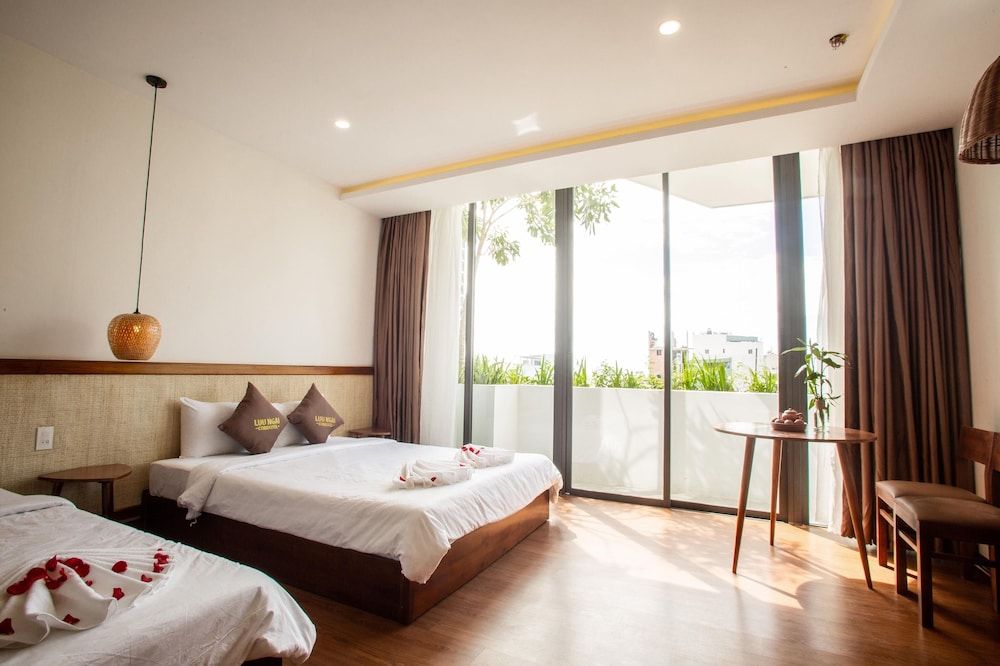 Family Room, Balcony
