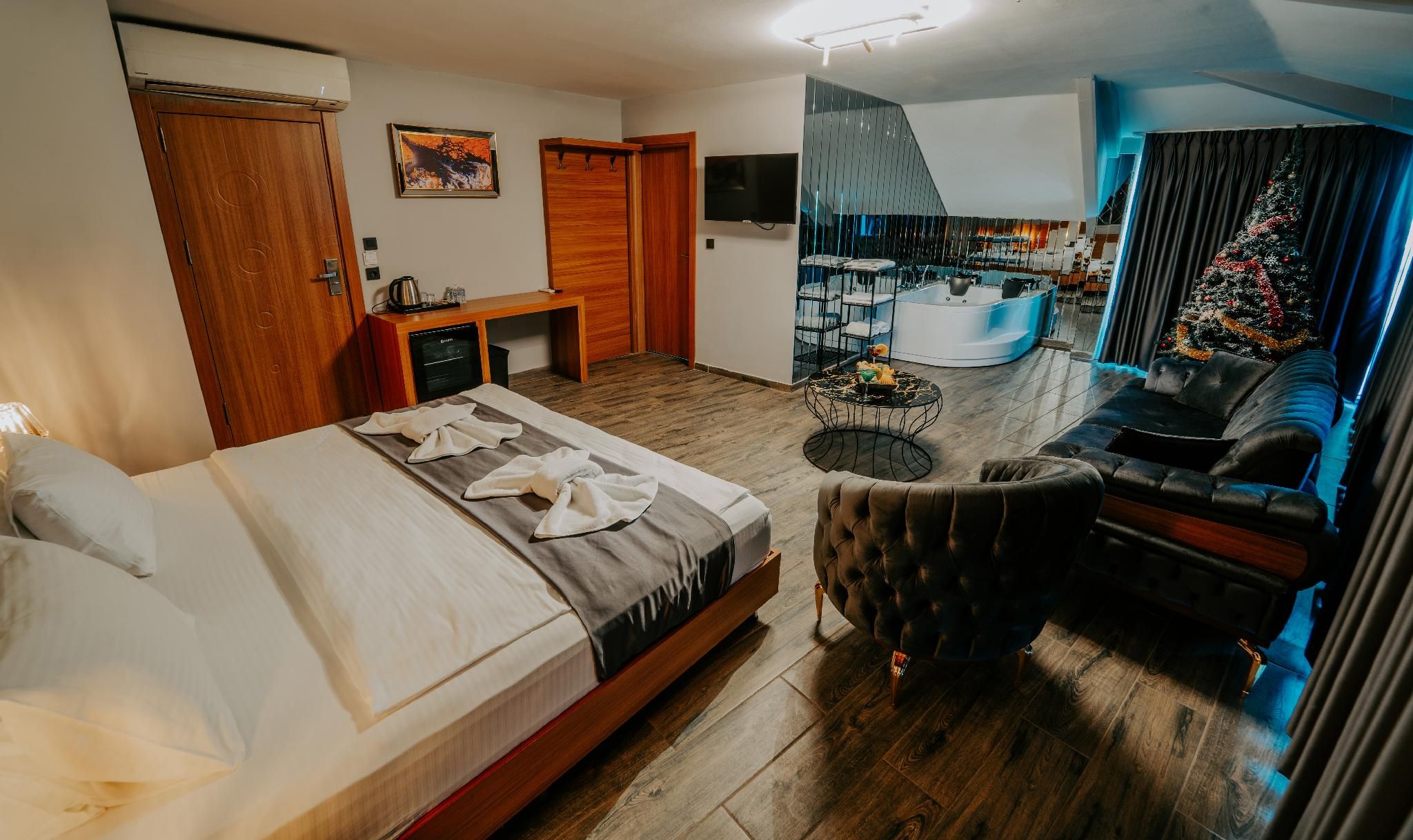 undefined Grand Quars Hotel 8