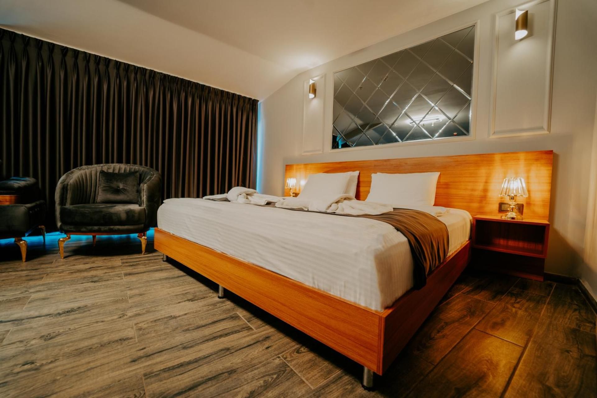 undefined Grand Quars Hotel 5