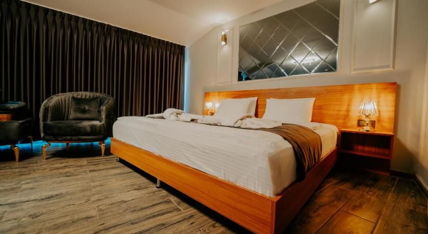 undefined Grand Quars Hotel 7