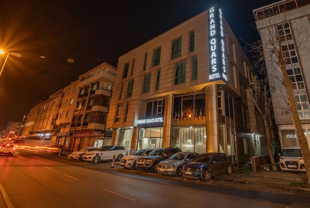 undefined Grand Quars Hotel 3