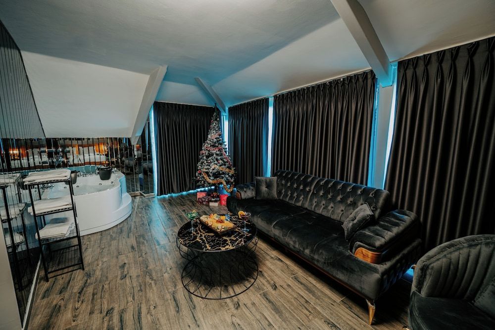 undefined Grand Quars Hotel