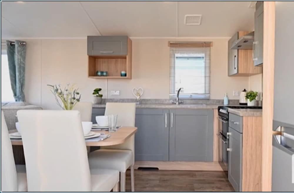 undefined Exotic 3-bed Caravan at Newquay Holiday Park 7
