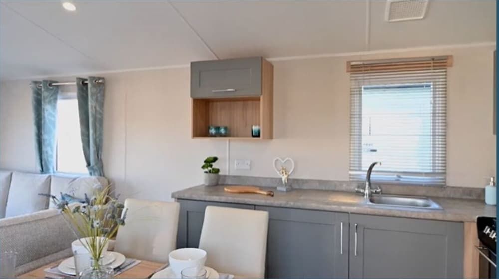 undefined Exotic 3-bed Caravan at Newquay Holiday Park 8