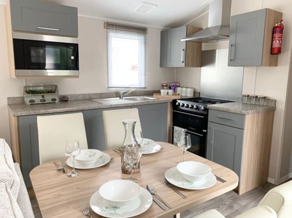 undefined Exotic 3-bed Caravan at Newquay Holiday Park 4