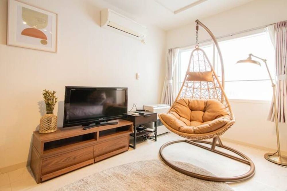 Purple Double Room, Non Smoking 10