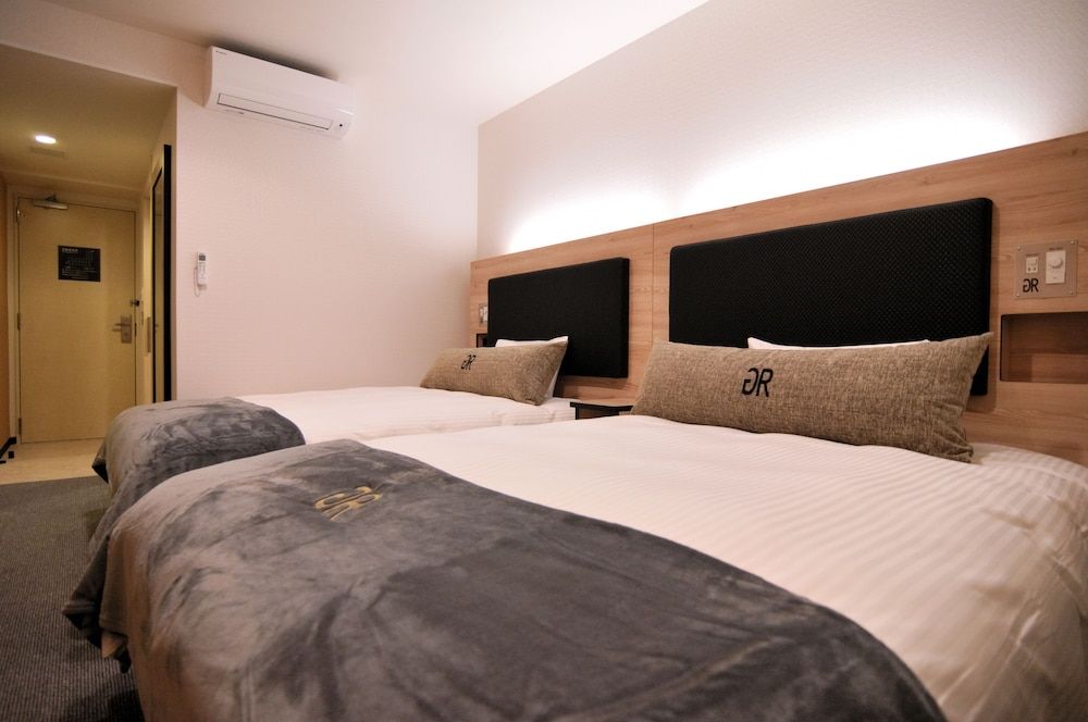 Adjoining Room, Smoking, 4 Double beds & 1 Sofa beds