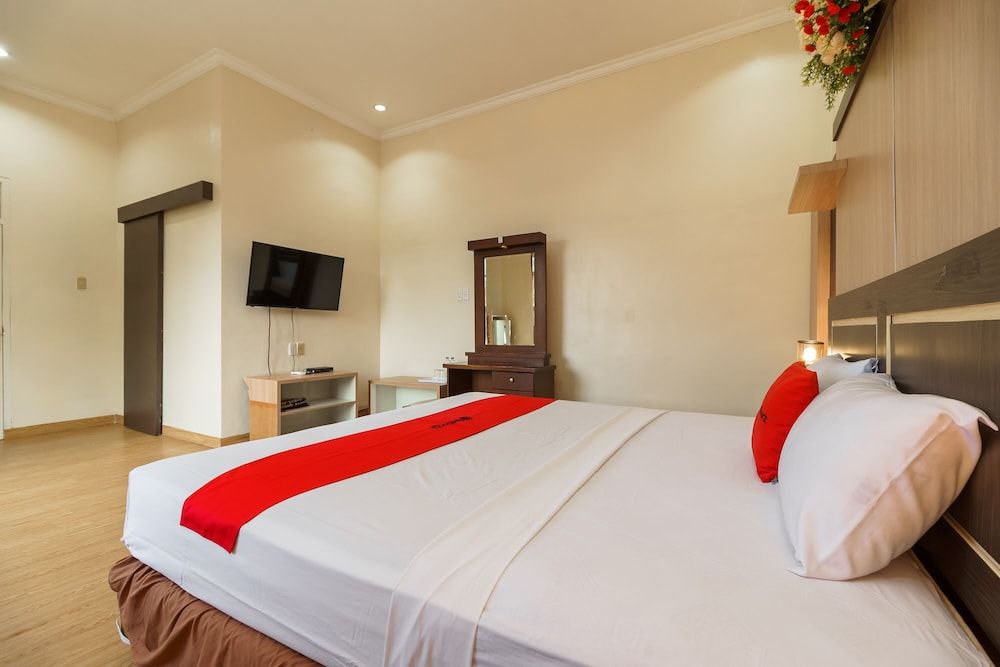 Premium Room (RedDoorz)