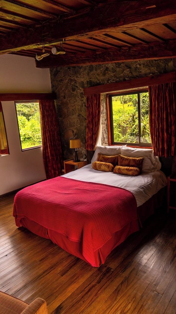 Poas Volcano Lodge Standard Room, 1 Queen Bed, Bathtub, Garden View 3